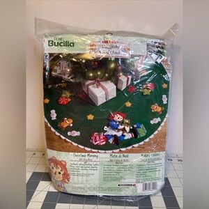 Bucilla Plaid Christmas Morning Felt Tree Skirt Raggedy Ann & Andy Kit #86245
